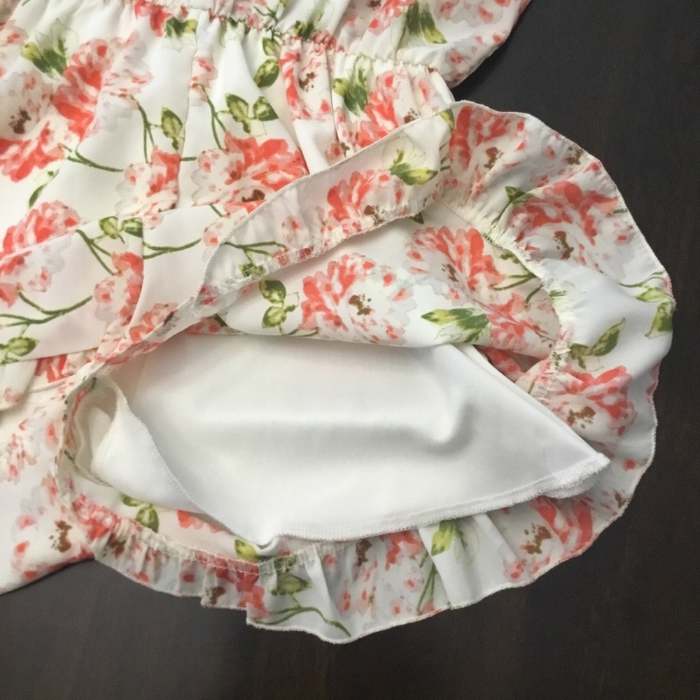 UO Pins And Needles Floral Romper Size M NWOT - Picture 7 of 16
